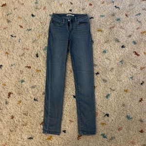Levi skinny jeans size 24